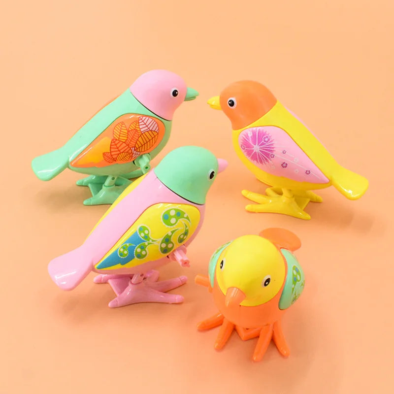 "Cartoon Winding Jumping Magpie Toy - Creative Clockwork Animal Gift"
