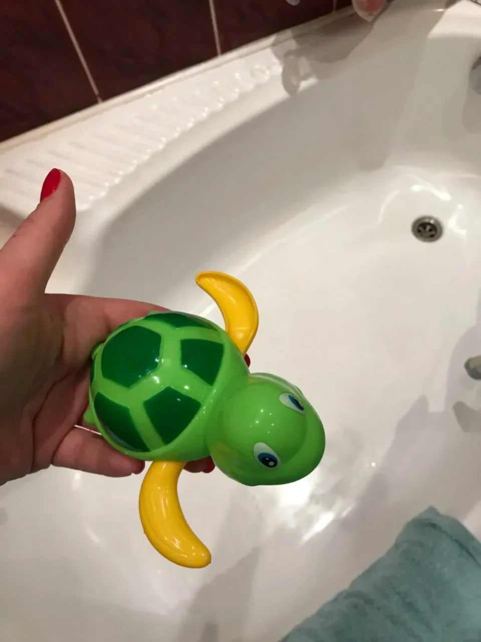 "Cartoon Animal Tortoise Wind-Up Baby Bath Toy - Swimming Turtle"