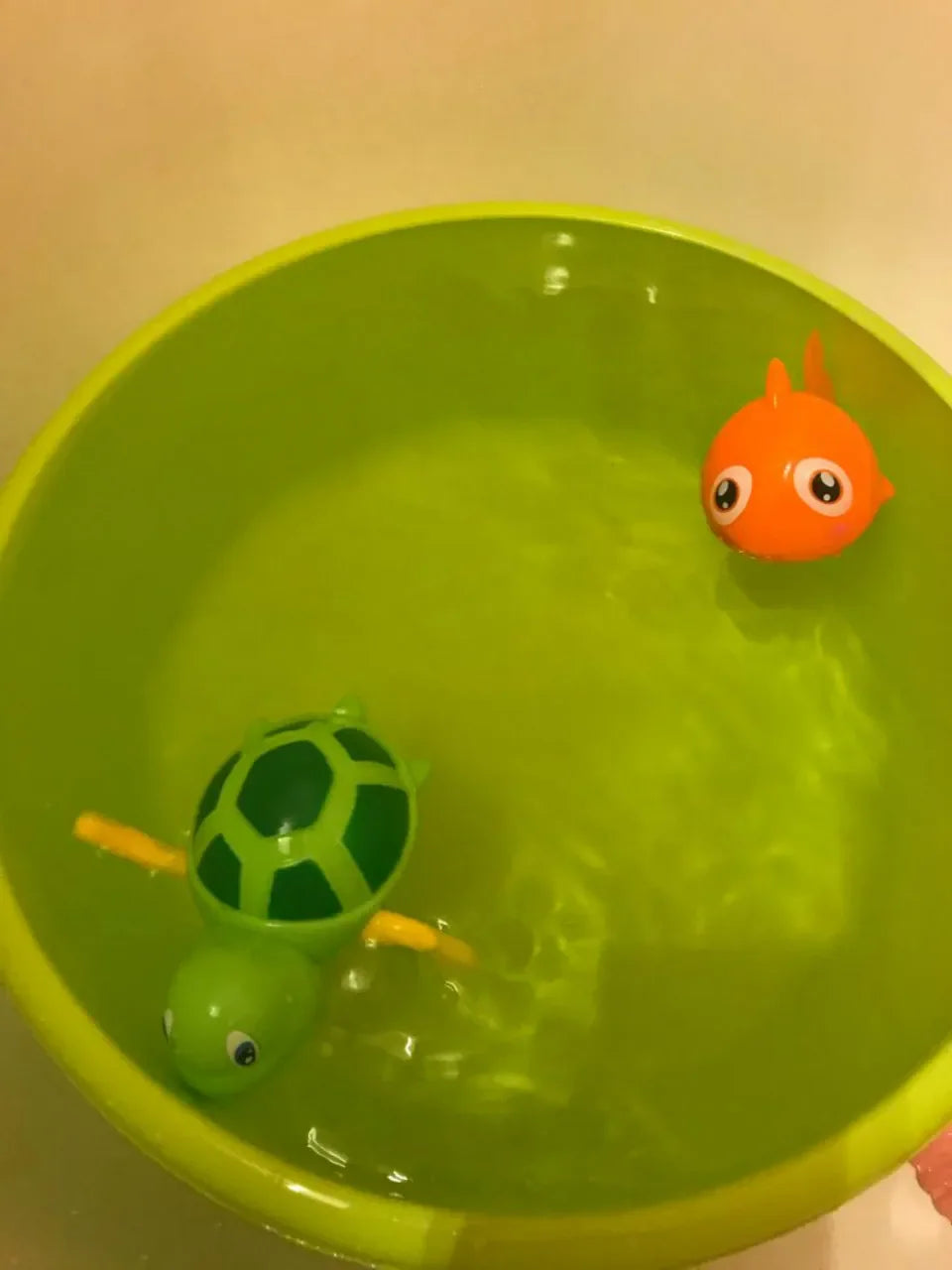 "Cartoon Animal Tortoise Wind-Up Baby Bath Toy - Swimming Turtle"