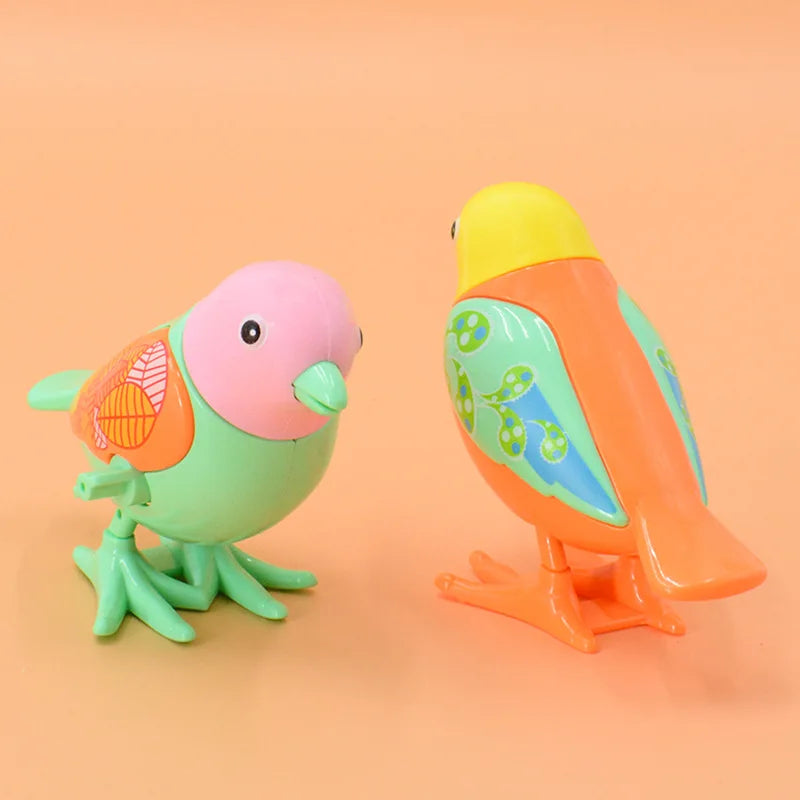 "Cartoon Winding Jumping Magpie Toy - Creative Clockwork Animal Gift"